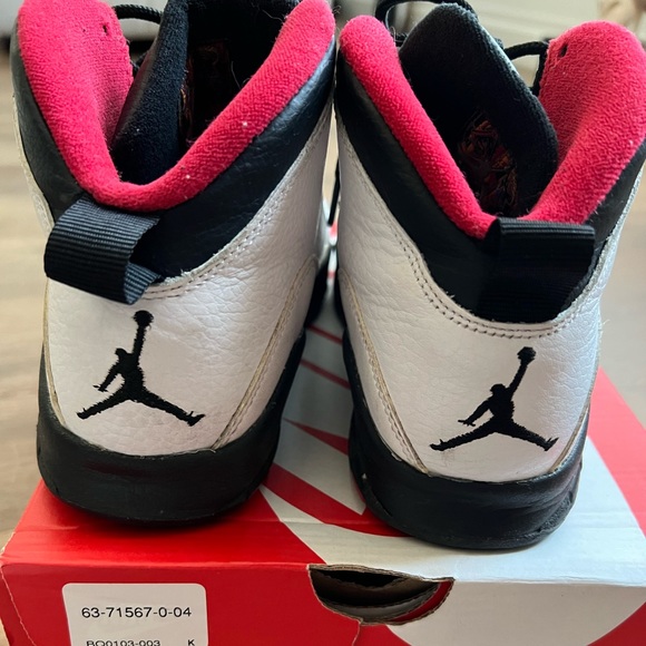 Jordan’s white red black 10’s - Picture 3 of 3